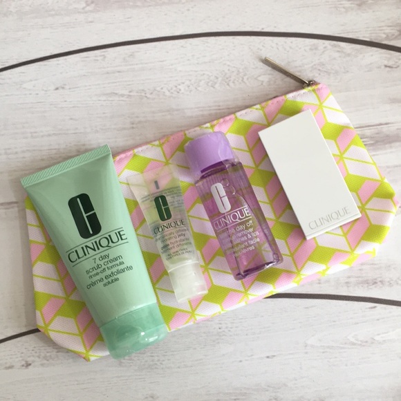 Clinique Other - 🍁✨SALE✨🍁 - NWOT - Clinique Cosmetics + Bag.